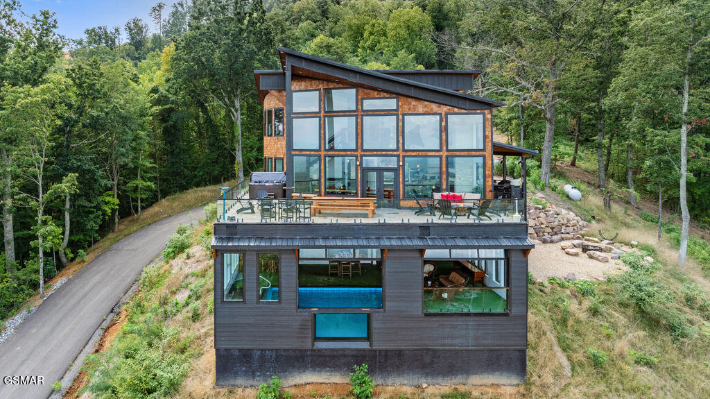 2151 Seagle Hollow Road Road