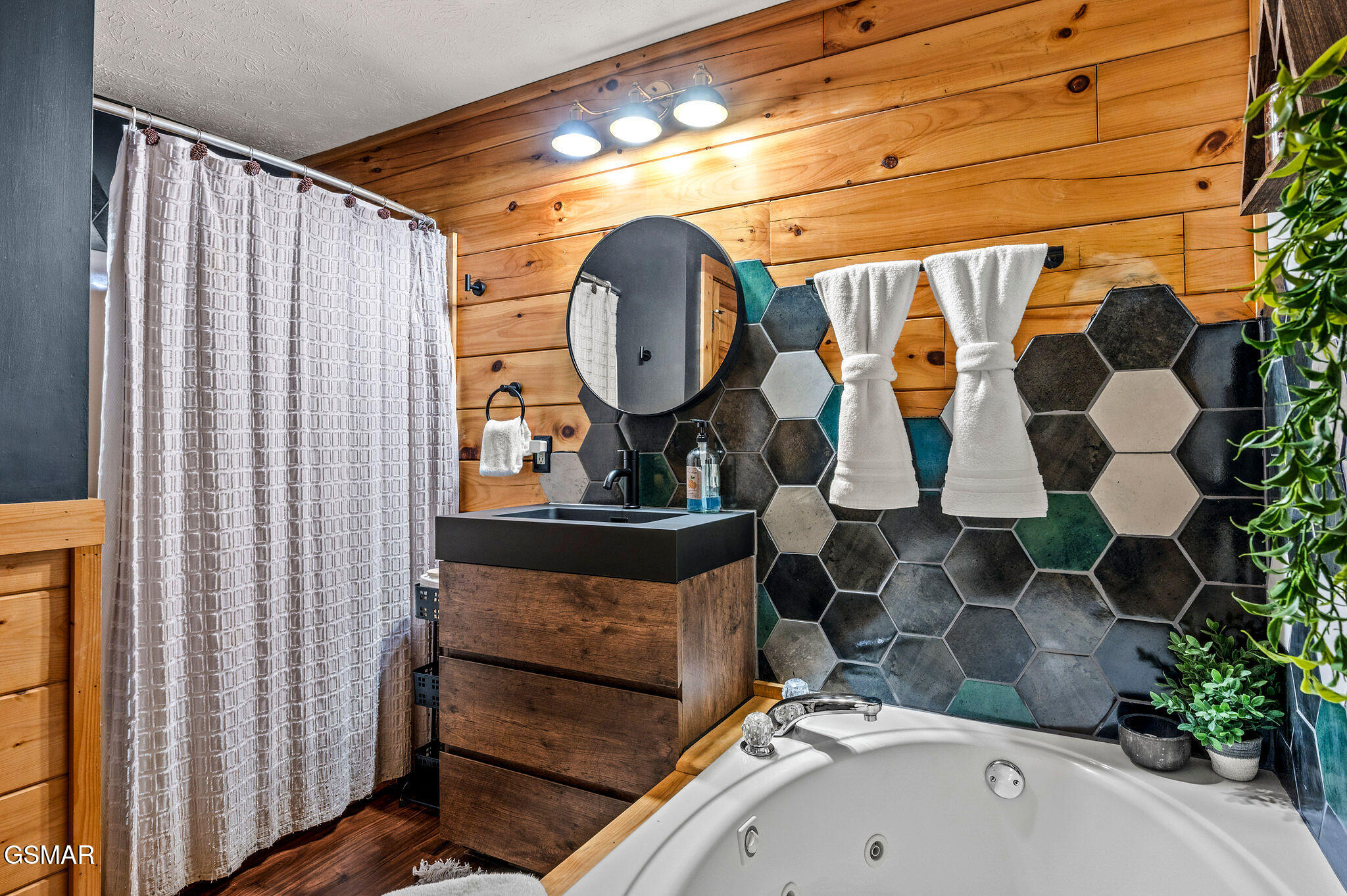 707 Poplar Falls Way