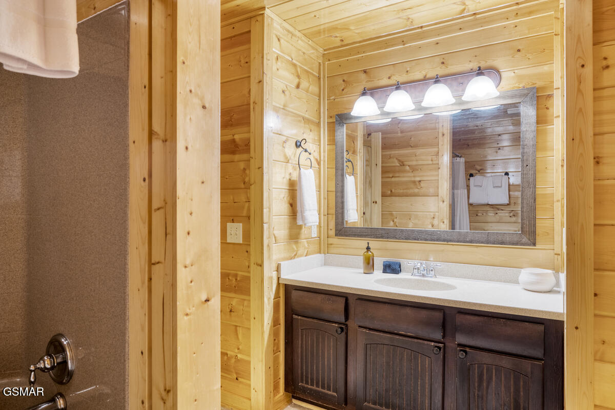 3028 Hickory Lodge Drive Drive