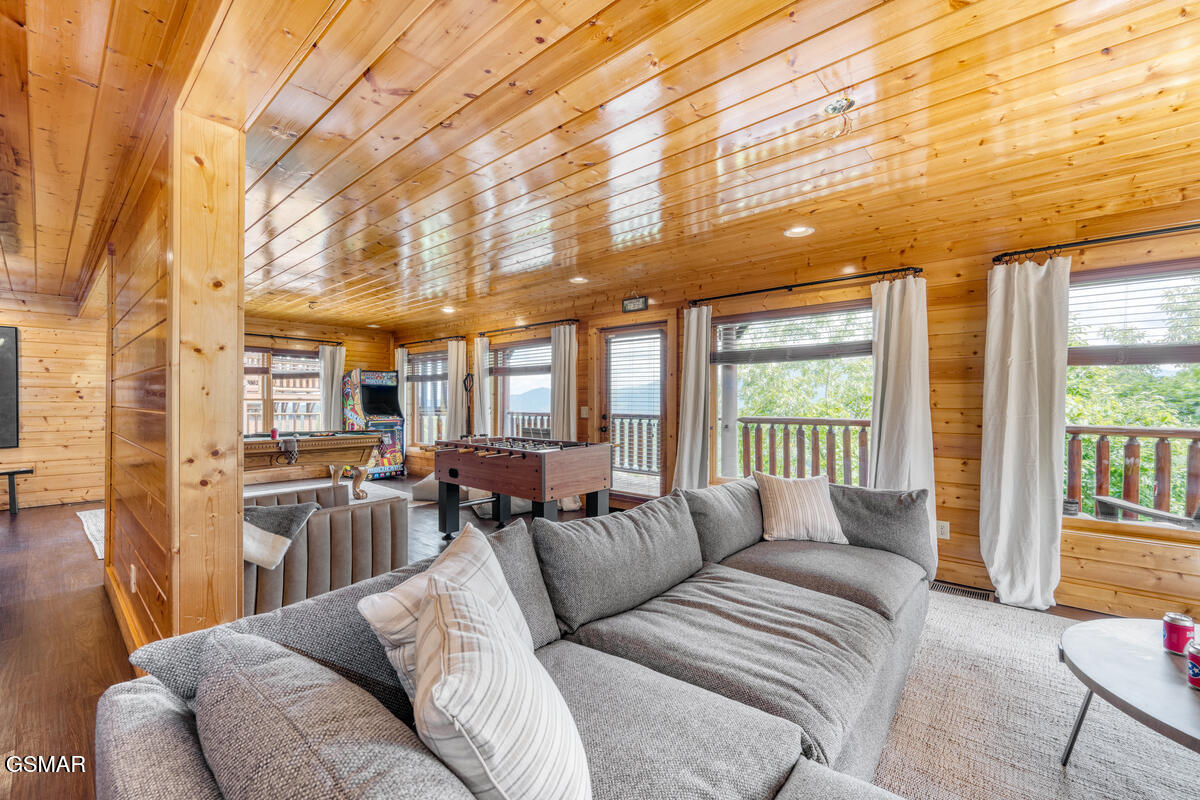 3028 Hickory Lodge Drive Drive