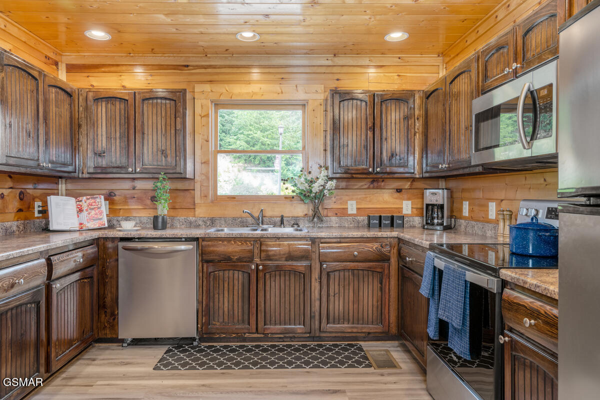 3028 Hickory Lodge Drive Drive