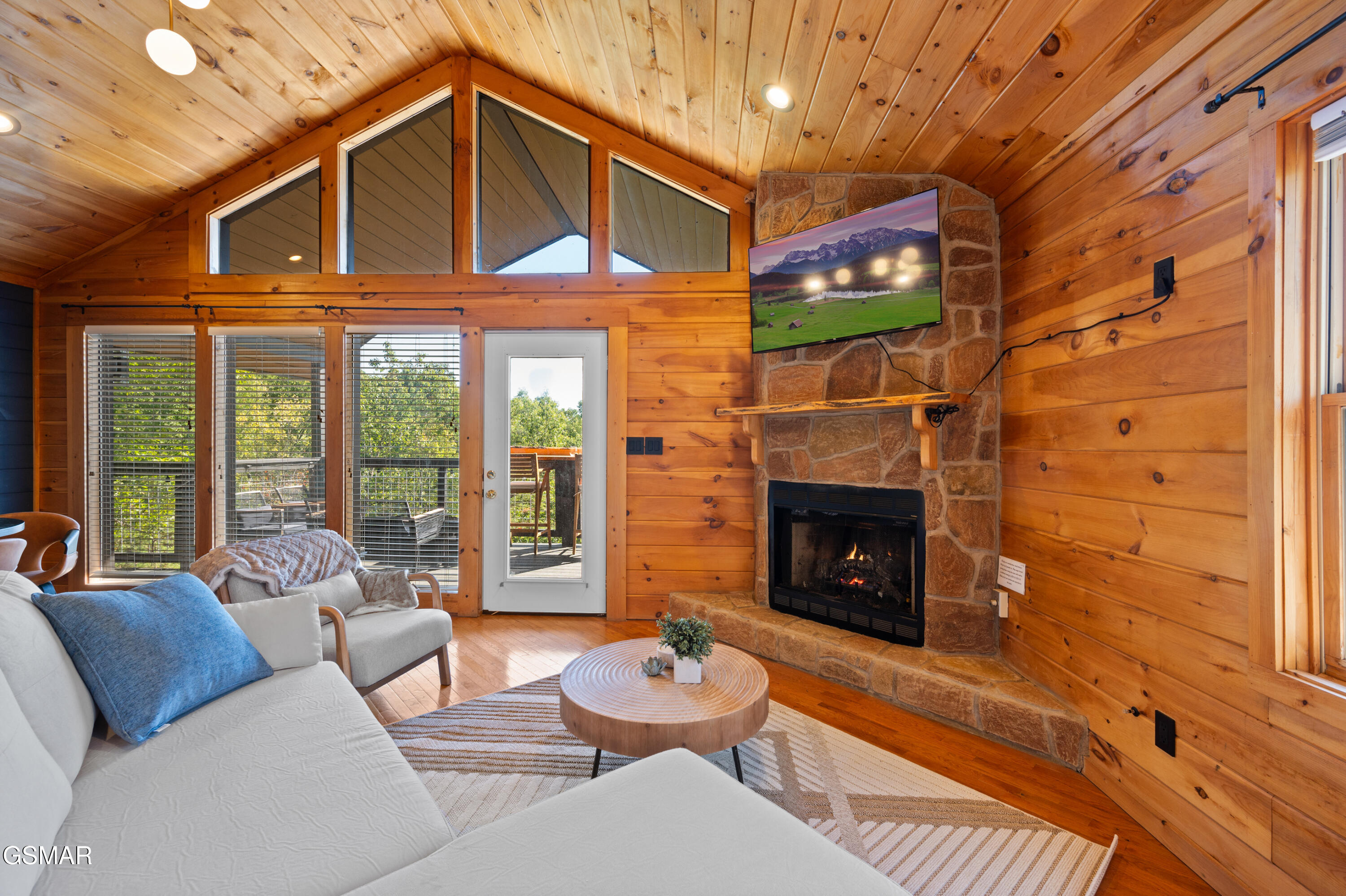 2526 Raccoon Hollow Way Way