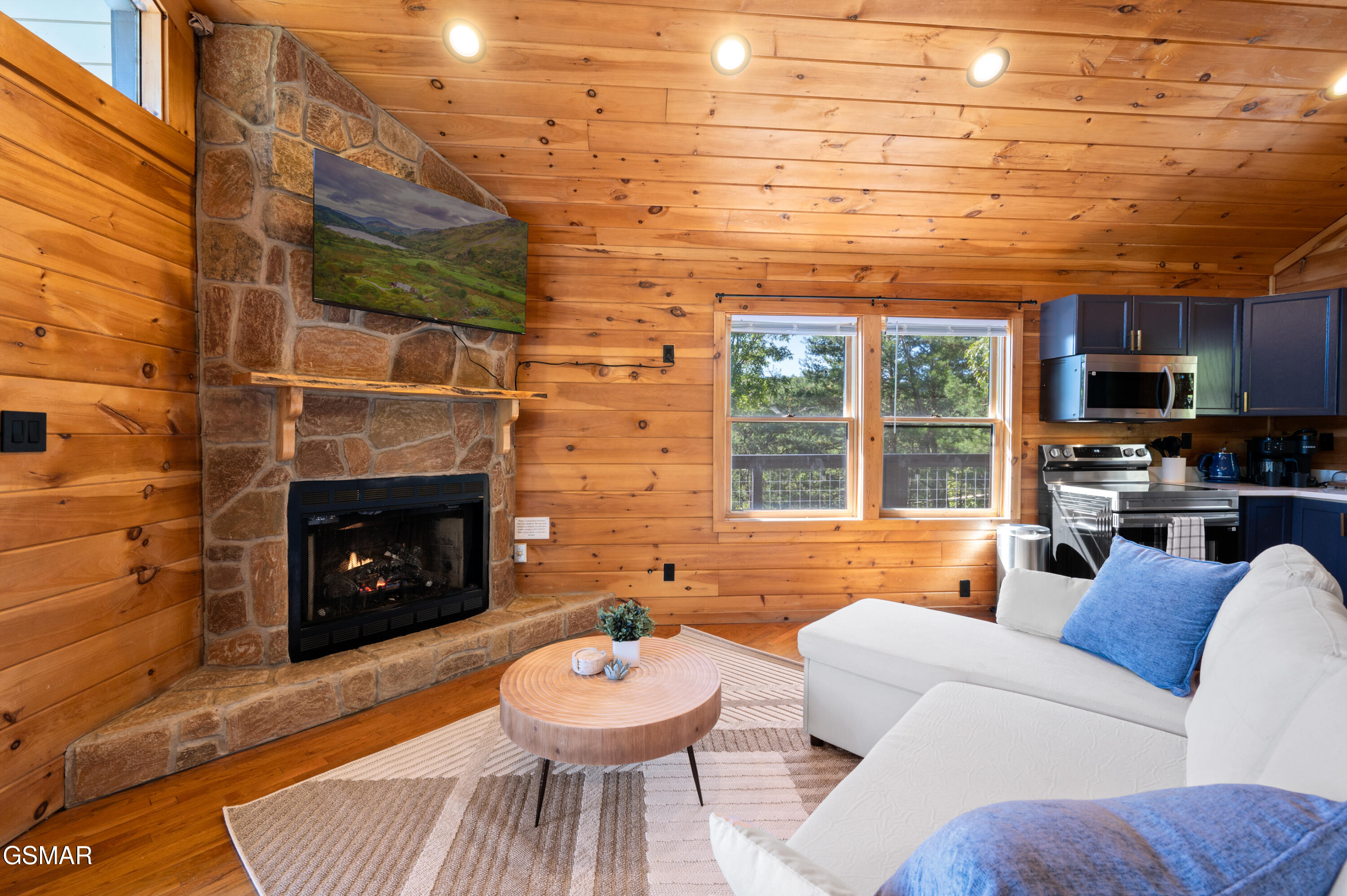 2526 Raccoon Hollow Way Way