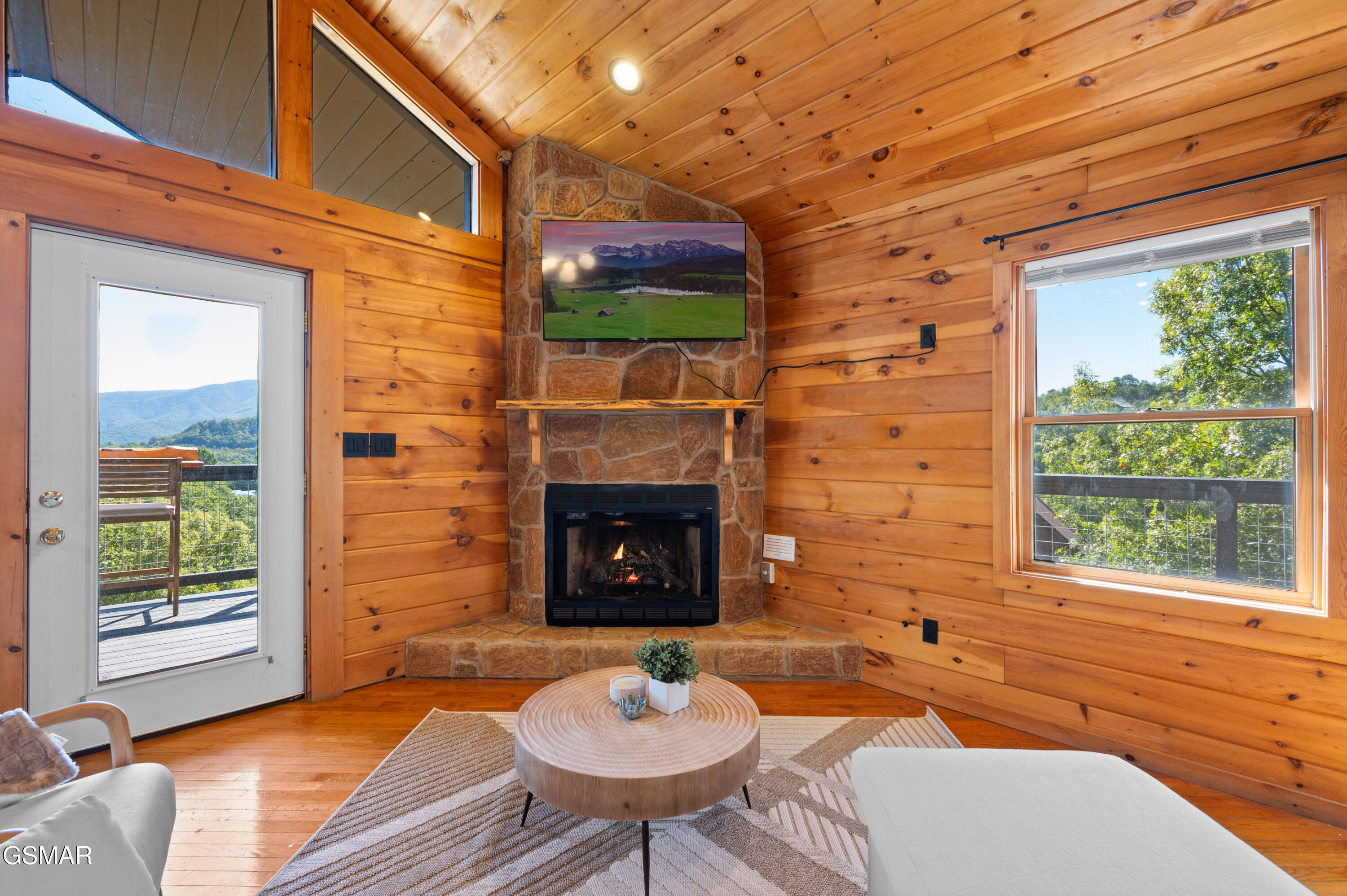 2526 Raccoon Hollow Way Way