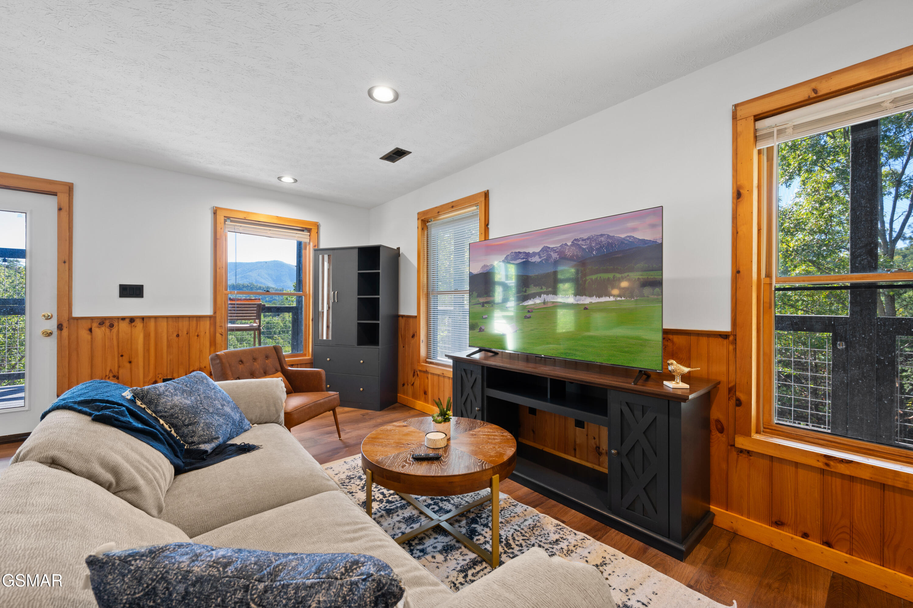 2526 Raccoon Hollow Way Way