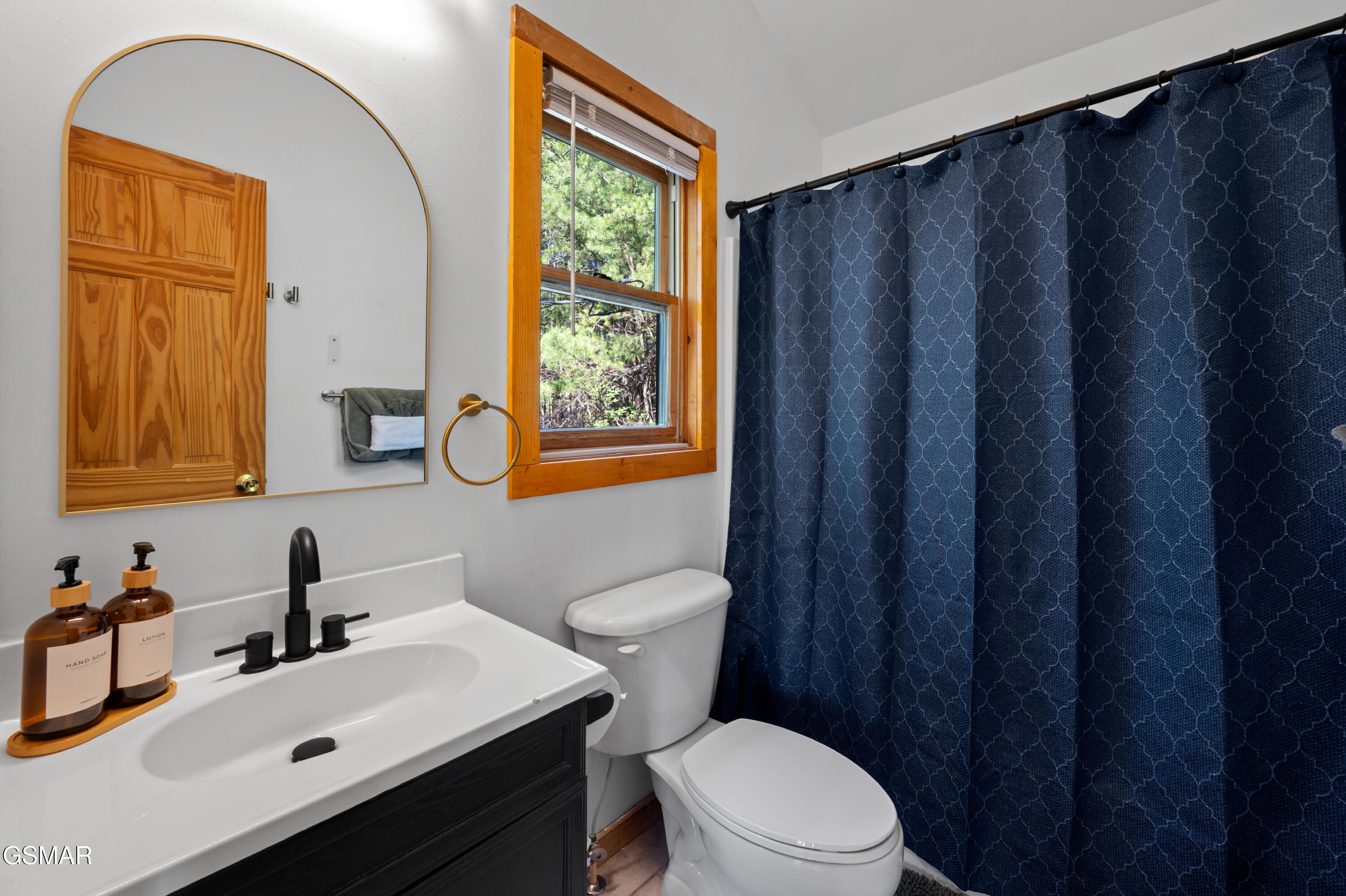 2526 Raccoon Hollow Way Way