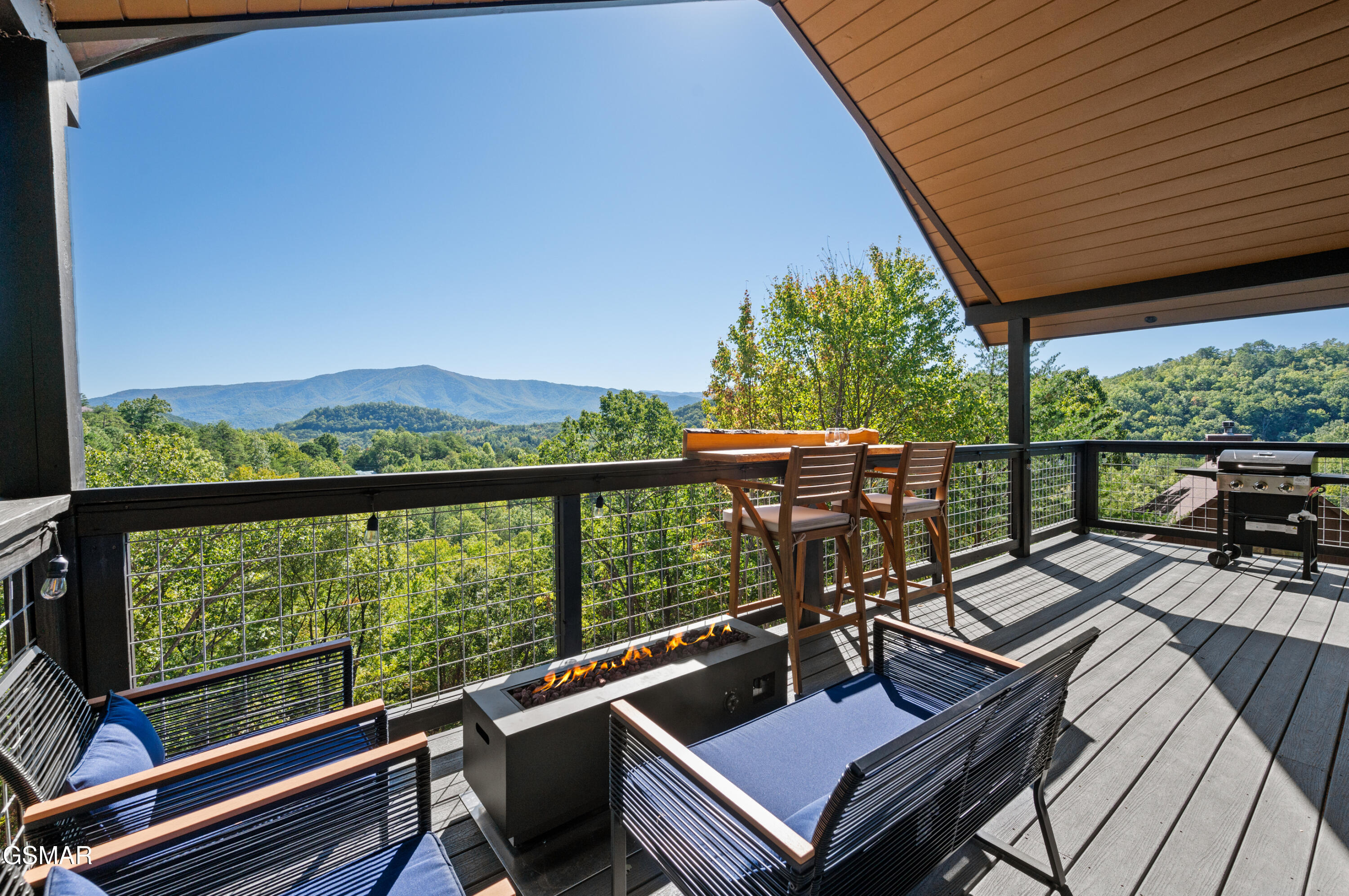 2526 Raccoon Hollow Way Way