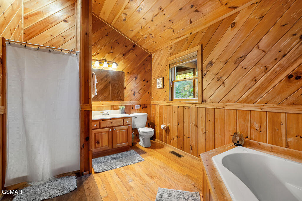 2732 Pine Crest Lane Lane