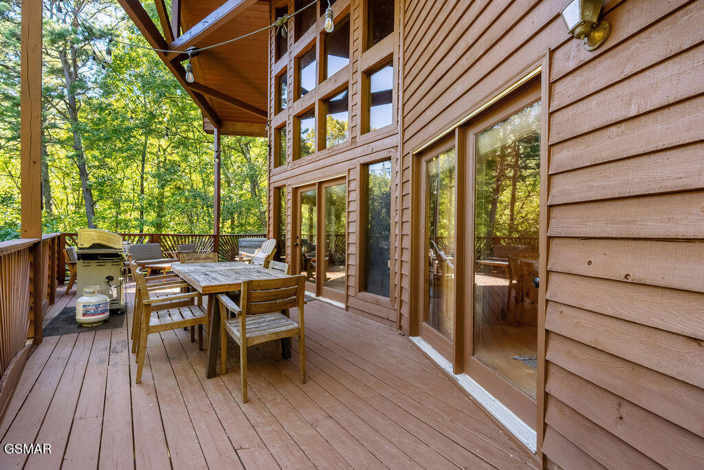 2732 Pine Crest Lane Lane