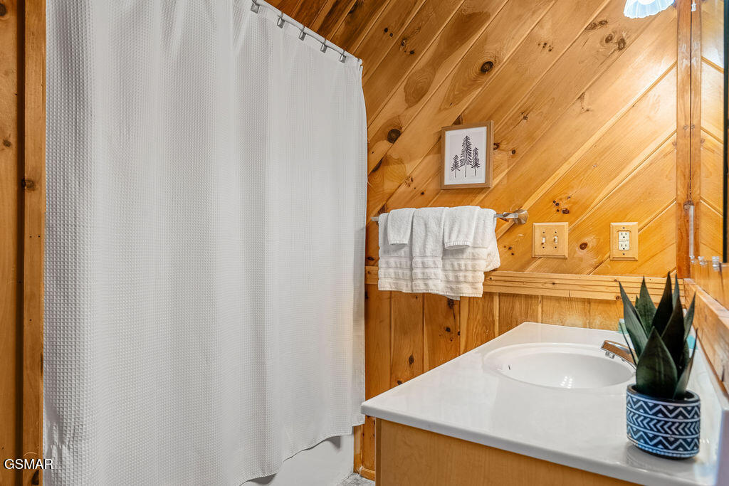 2732 Pine Crest Lane Lane