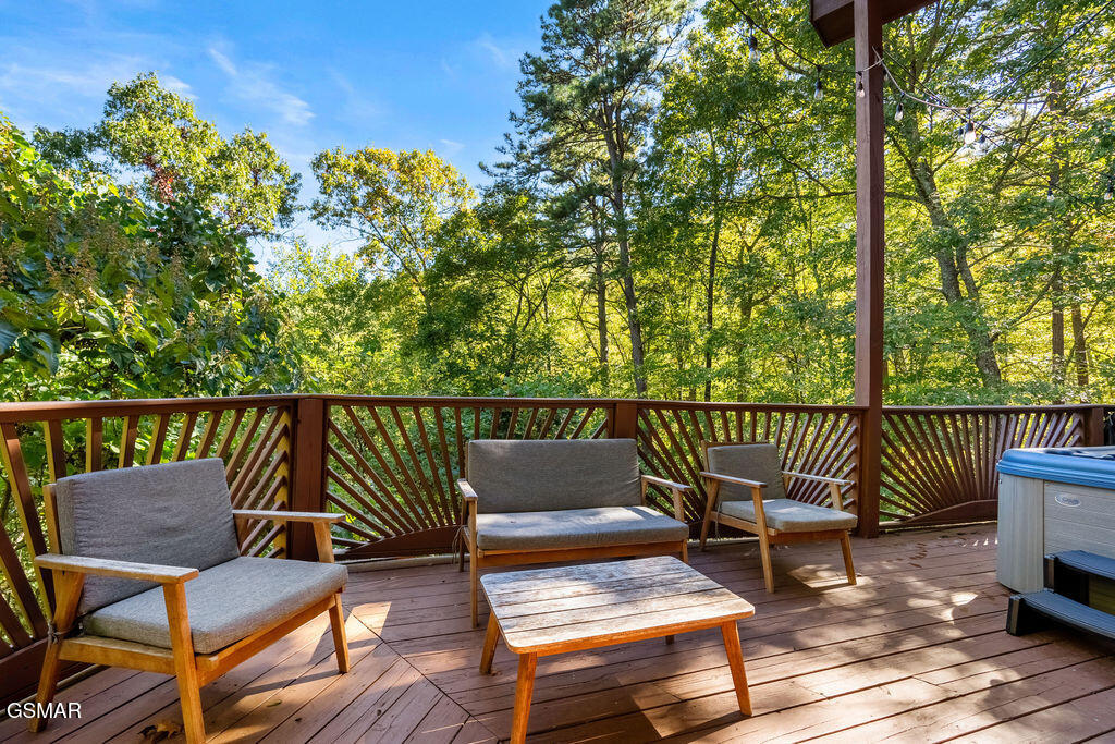 2732 Pine Crest Lane Lane