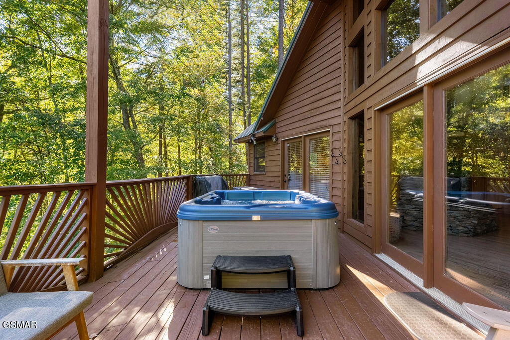 2732 Pine Crest Lane Lane