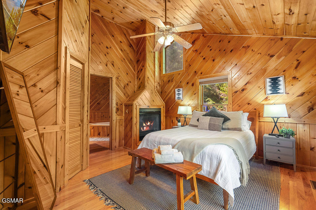 2732 Pine Crest Lane Lane