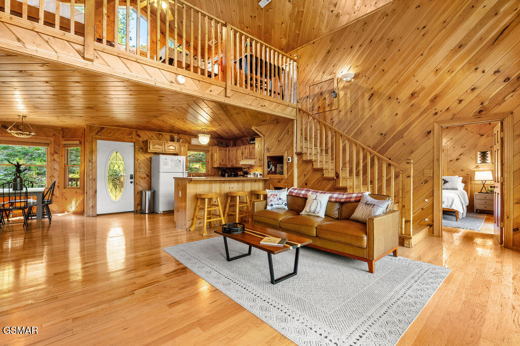 2732 Pine Crest Lane Lane