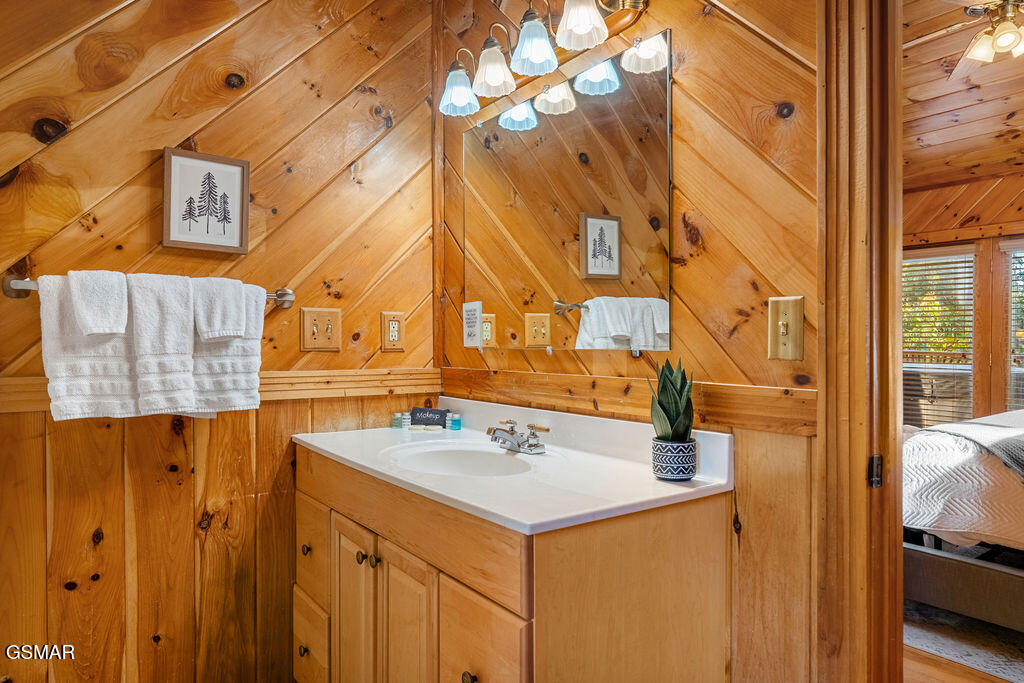 2732 Pine Crest Lane Lane