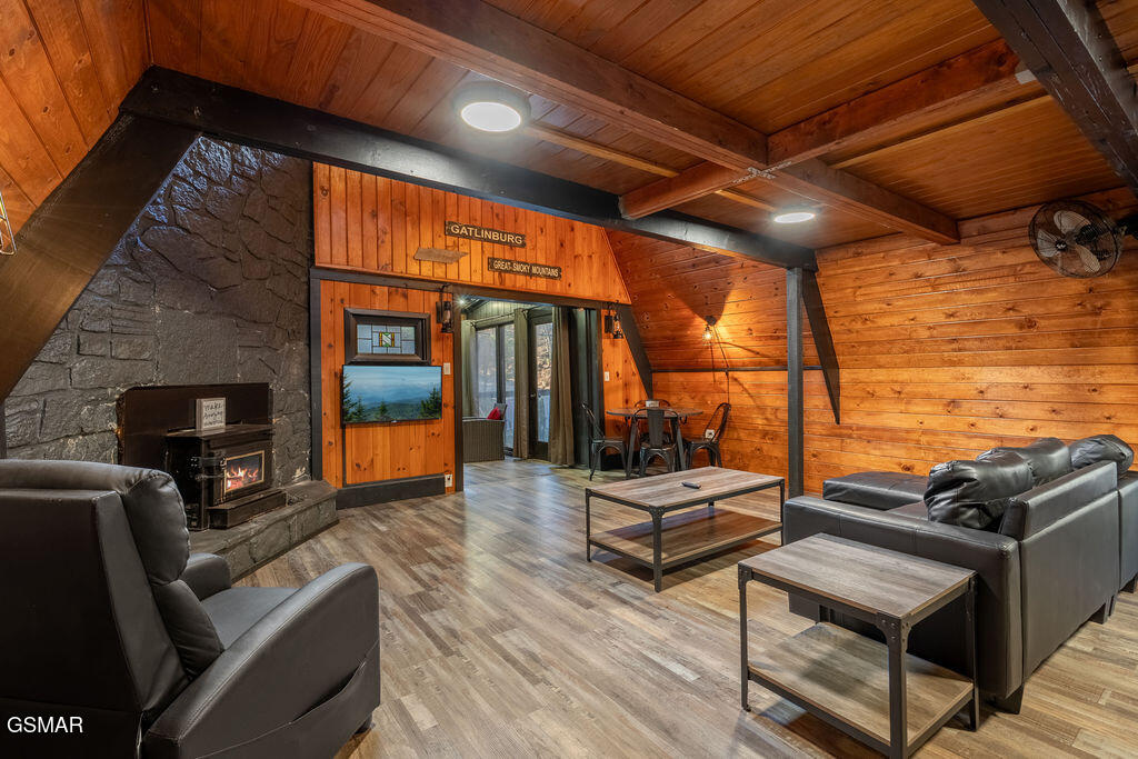 1043 Ski Mountain Road Road