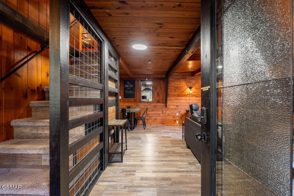 1043 Ski Mountain Road Road