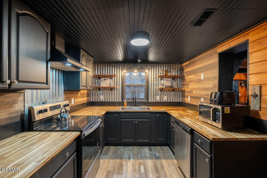 1043 Ski Mountain Road Road