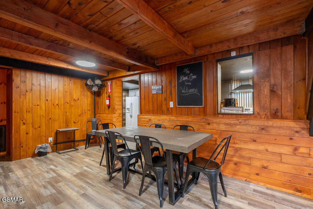 1043 Ski Mountain Road Road