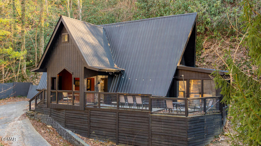 1043 Ski Mountain Road Road