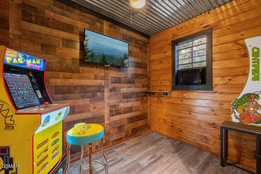 1043 Ski Mountain Road Road