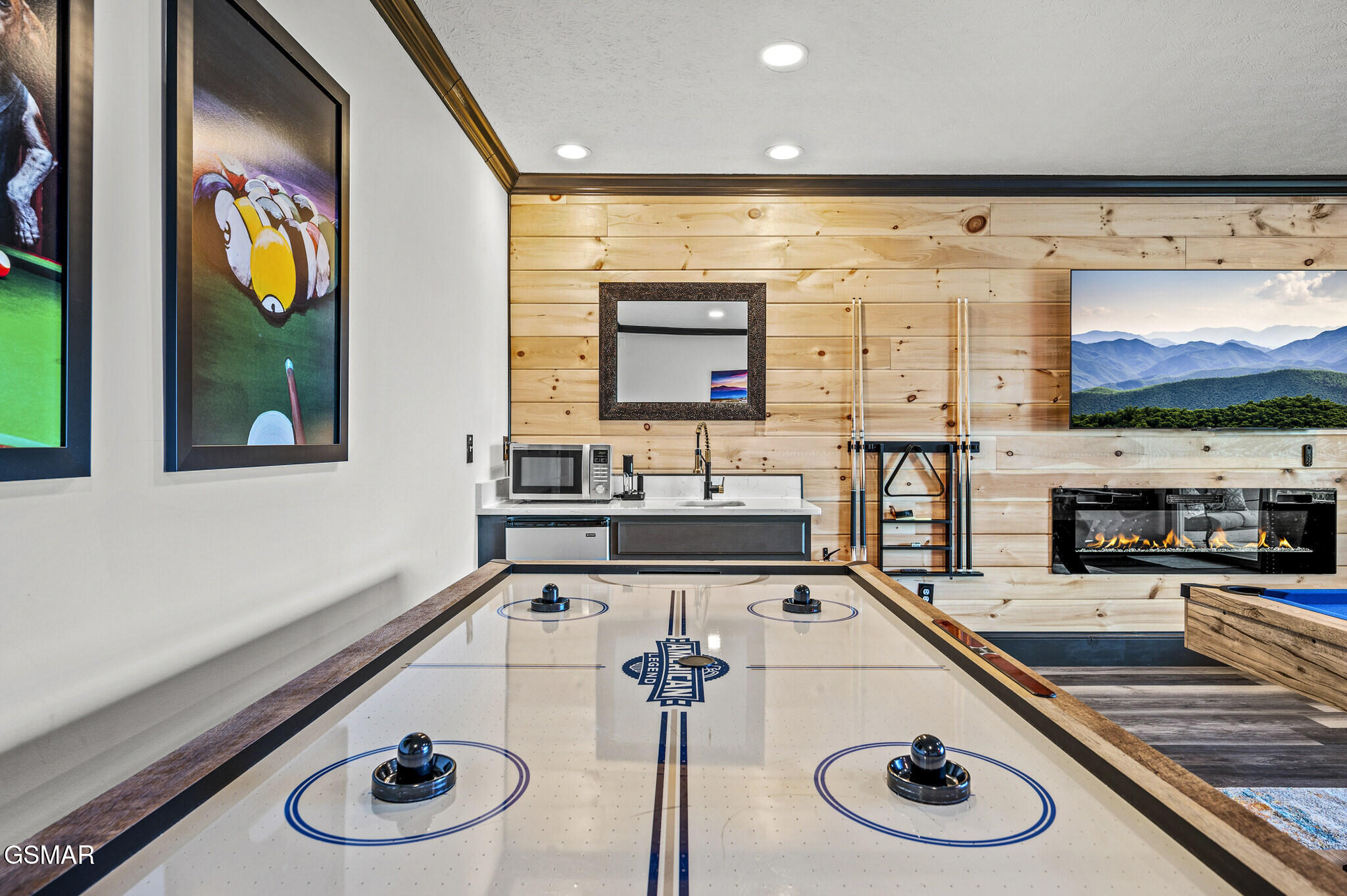 450 Maggie Mack Lane