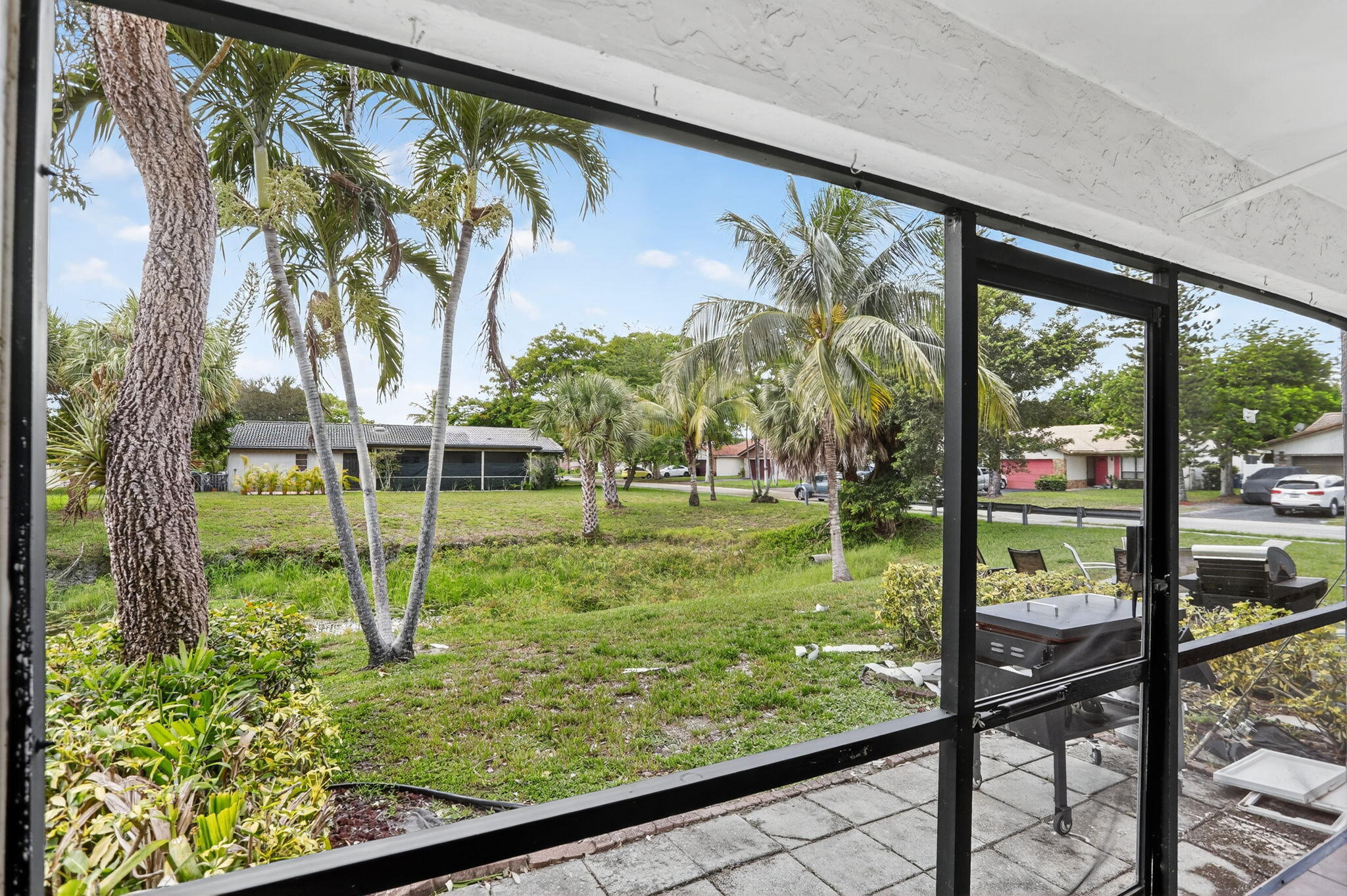 9050 NW 28th St 123