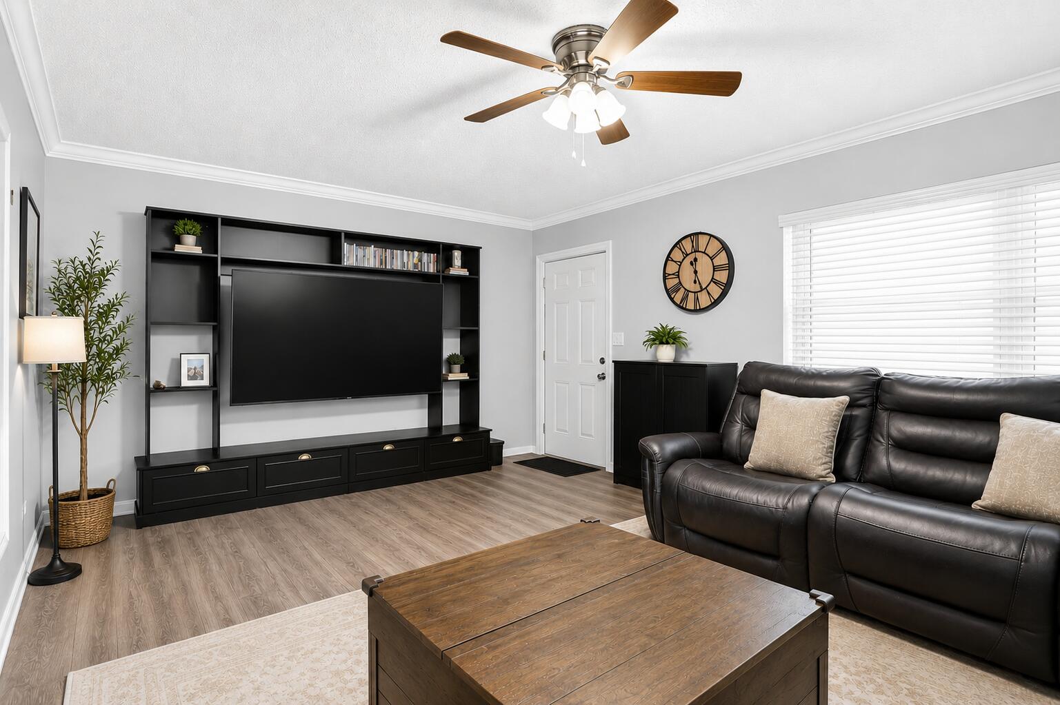9050 NW 28th St 123