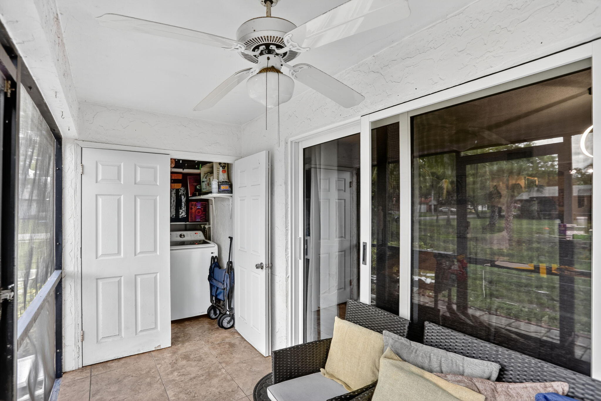 9050 NW 28th St 123