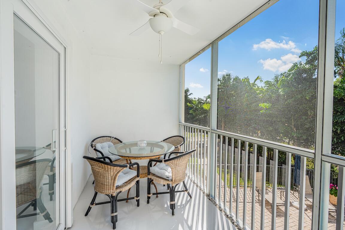 200 E Royal Palm Road 2080
