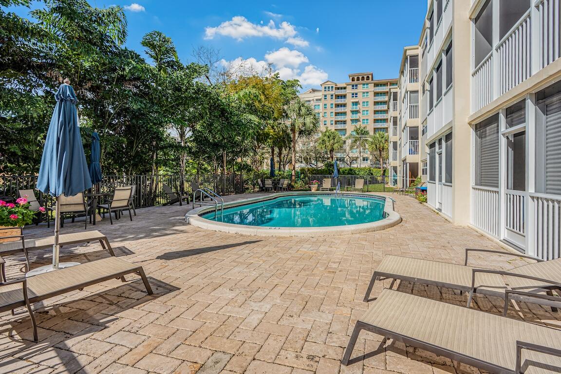 200 E Royal Palm Road 2080