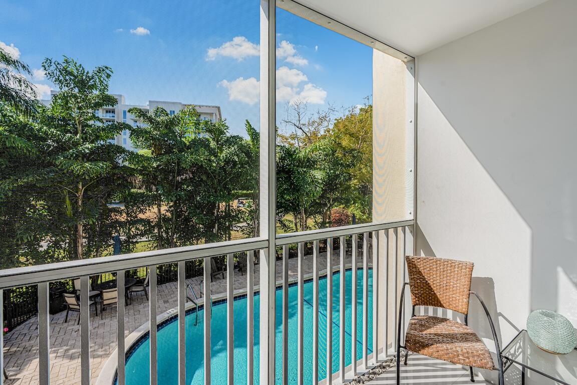 200 E Royal Palm Road 2080