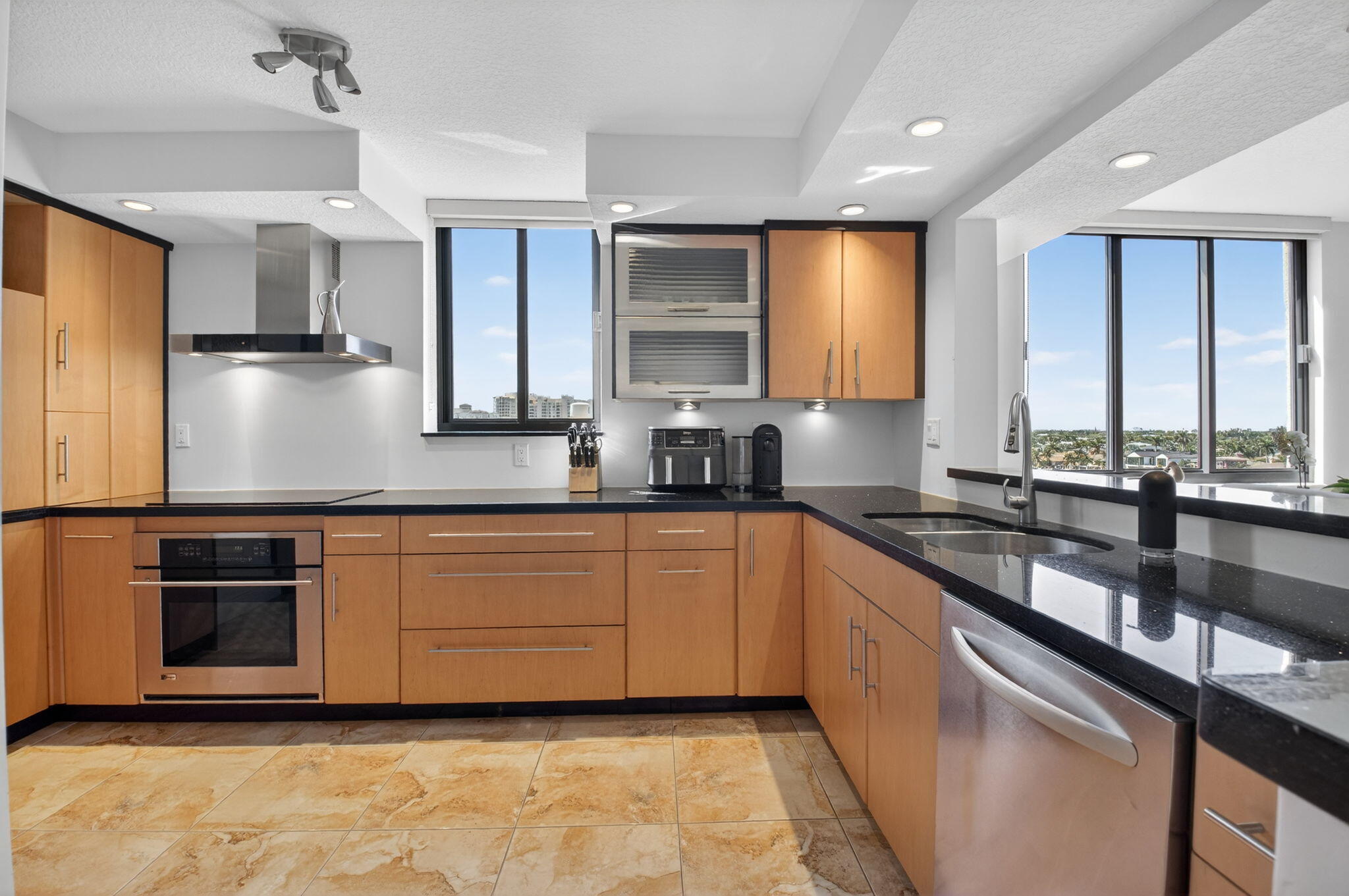 3420 S Ocean Boulevard 8z
