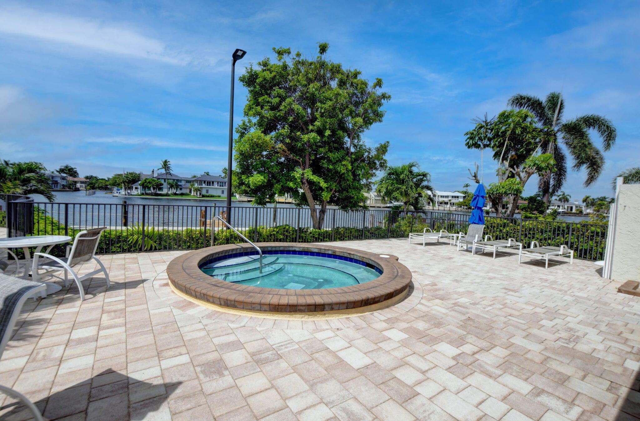 3420 S Ocean Boulevard 8z