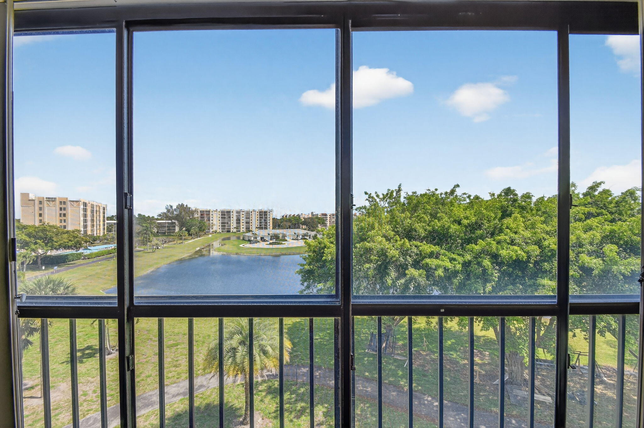 7076 Huntington Lane 503
