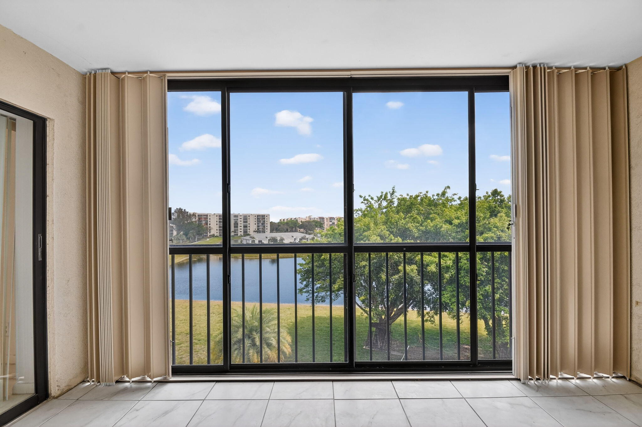 7076 Huntington Lane 503