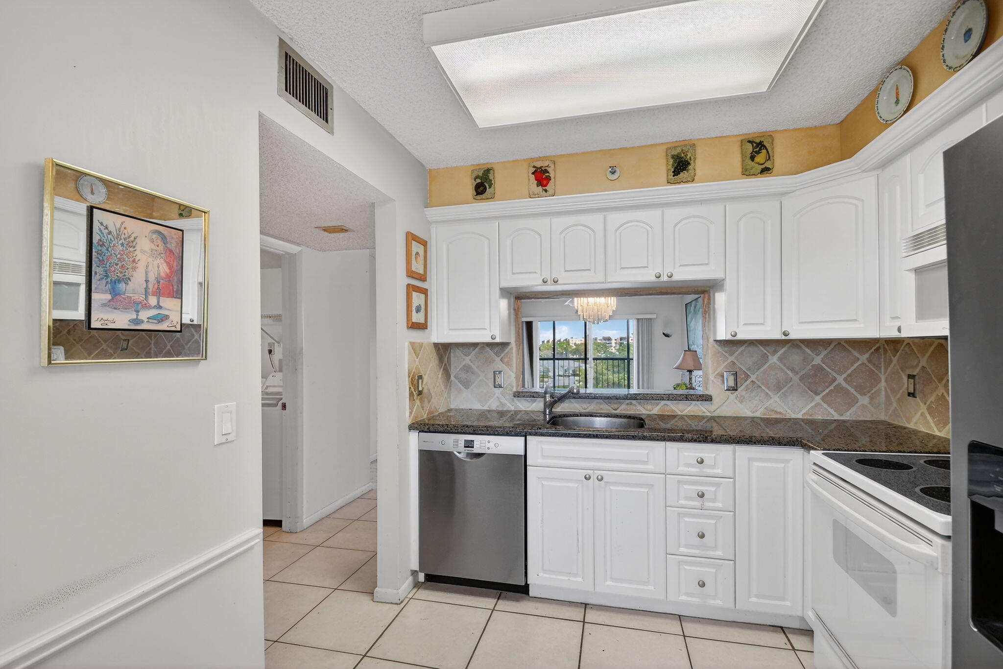 7076 Huntington Lane 503