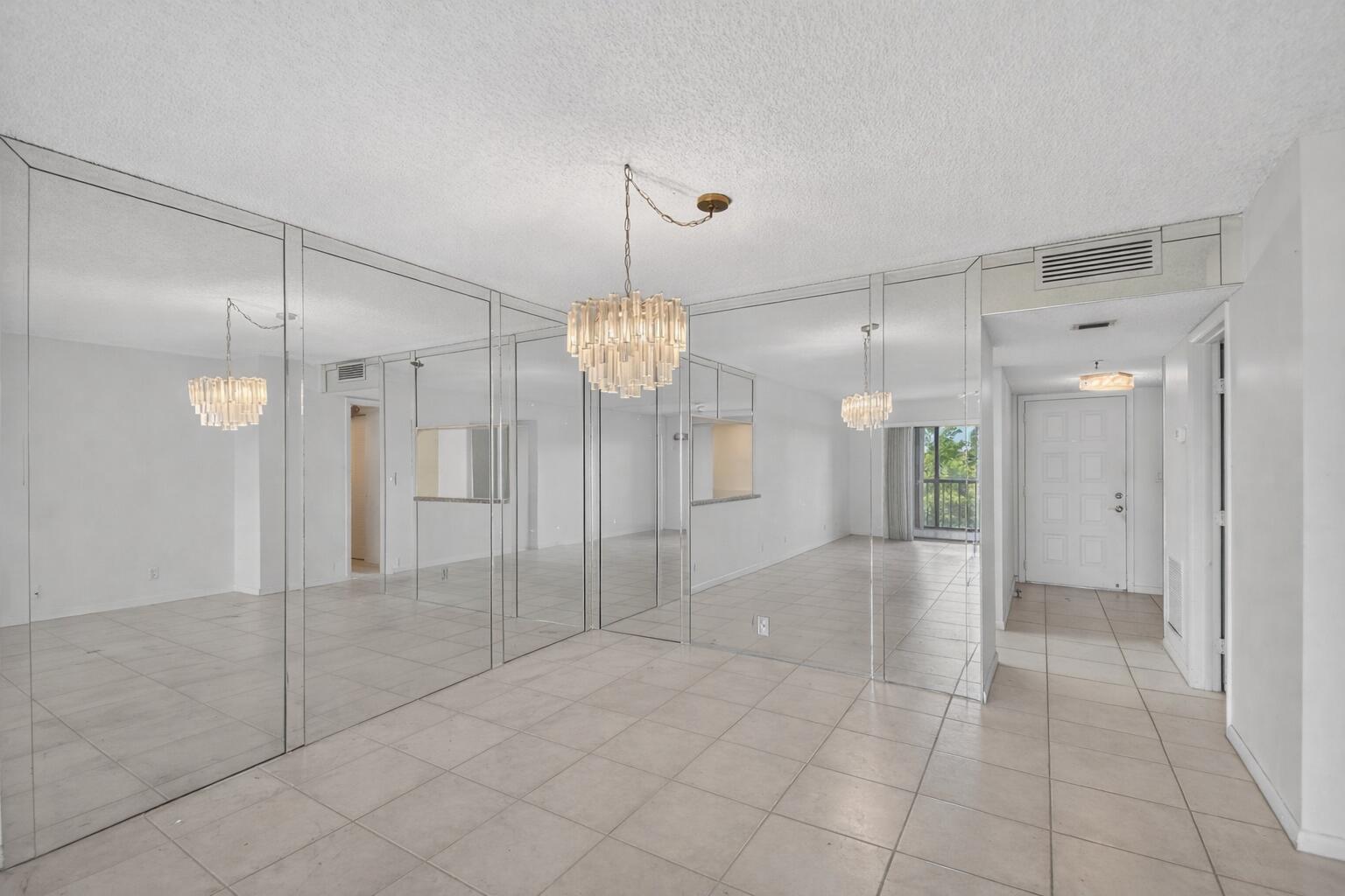 7076 Huntington Lane 503