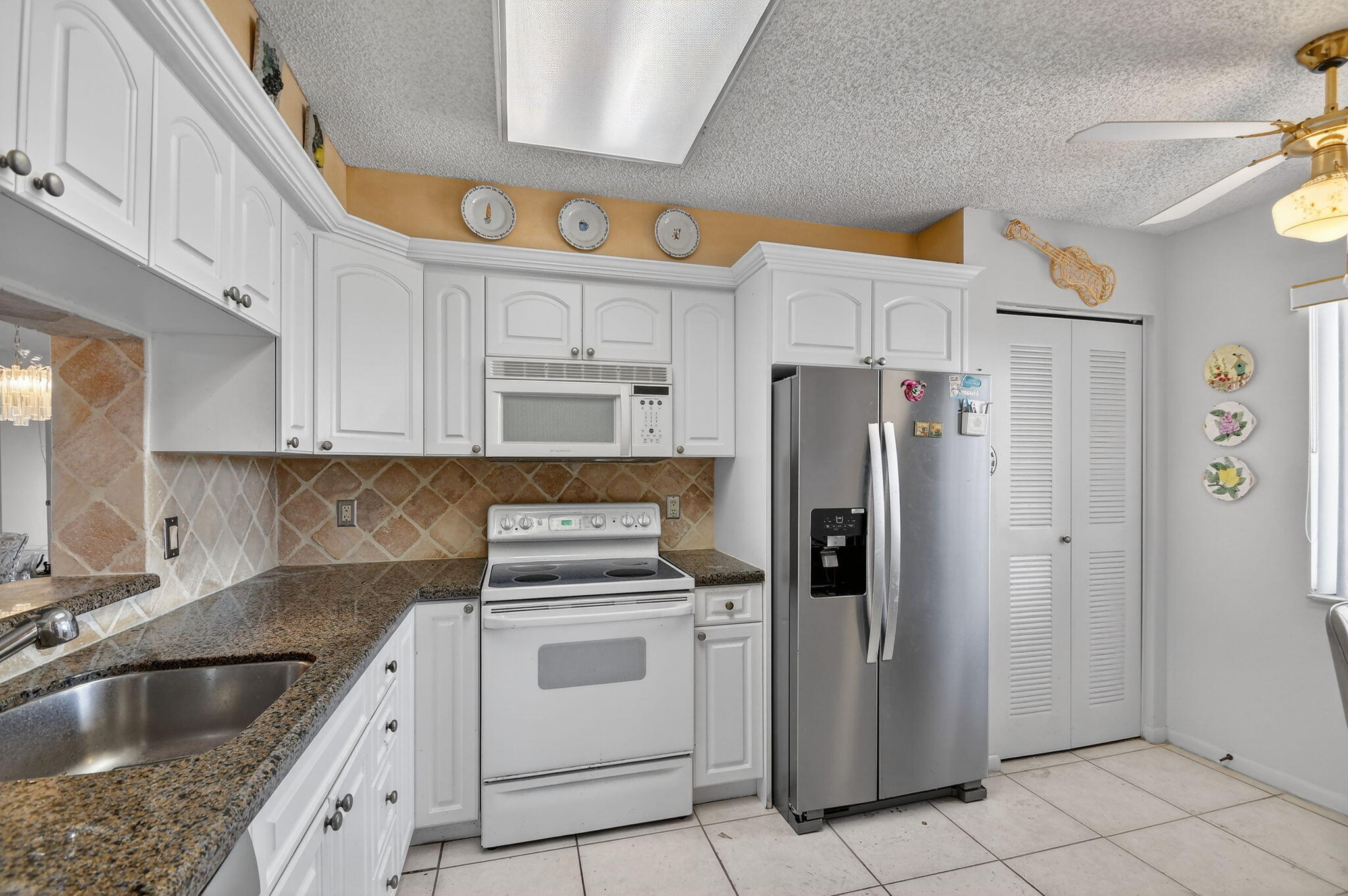 7076 Huntington Lane 503