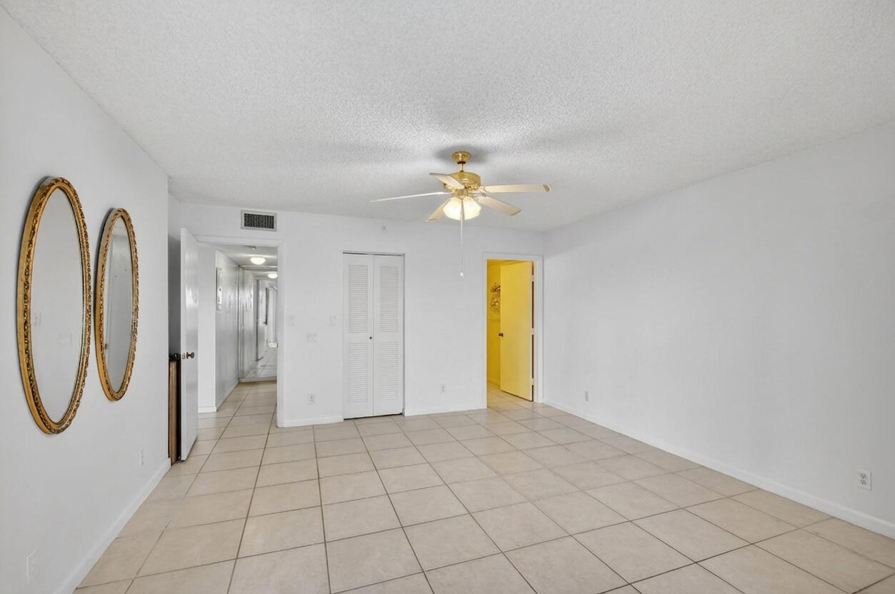 7076 Huntington Lane 503