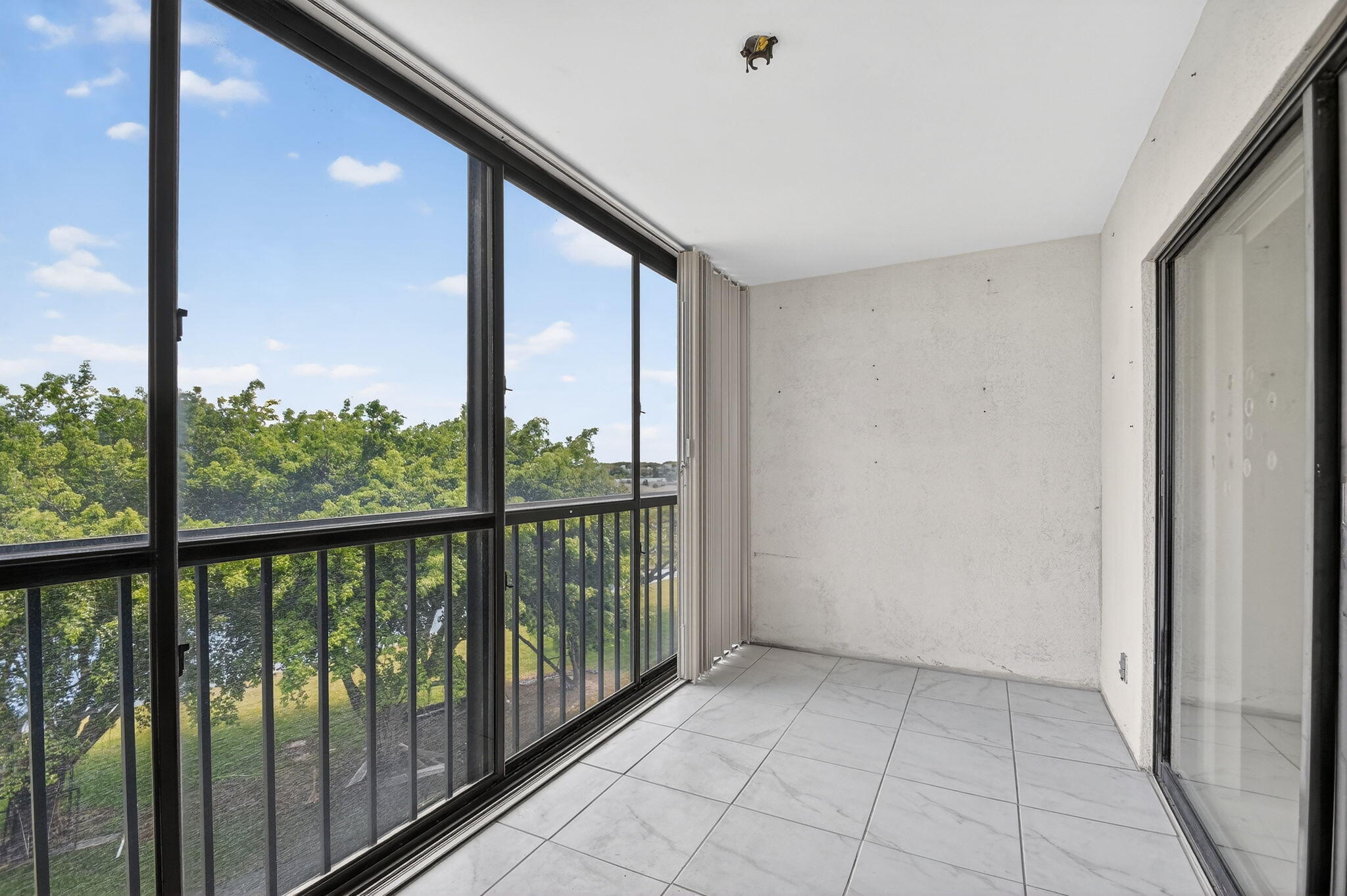 7076 Huntington Lane 503