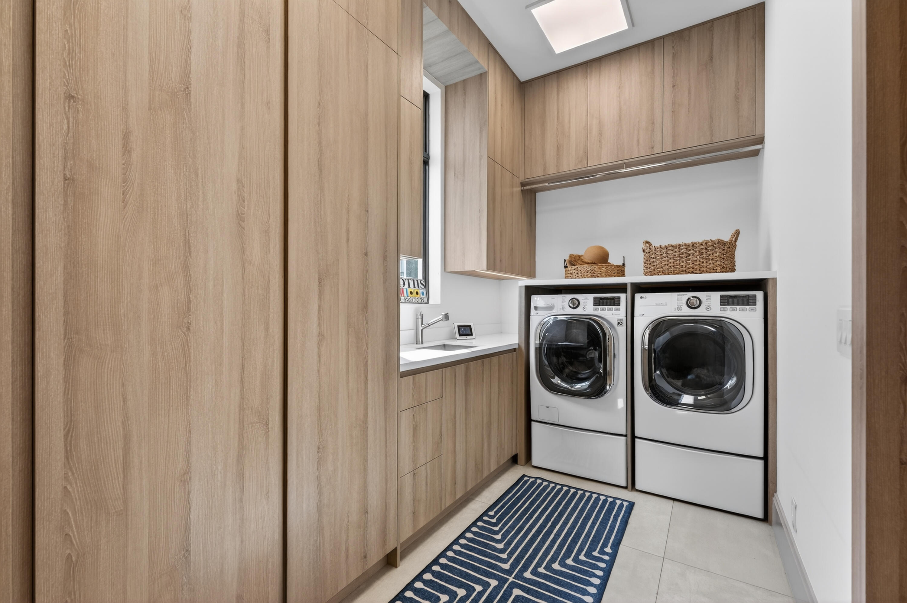 520 Golden Harbour Drive