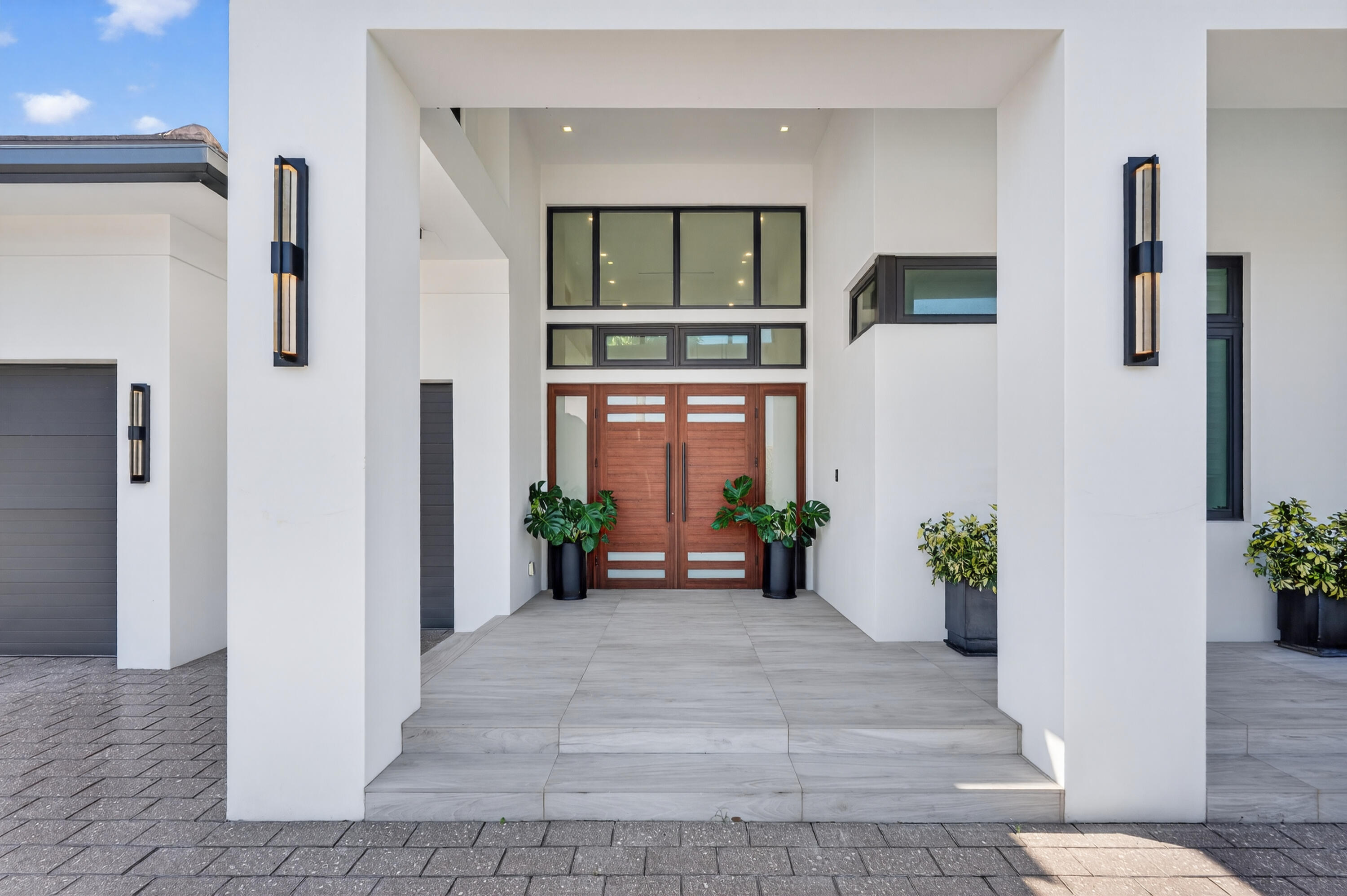 520 Golden Harbour Drive