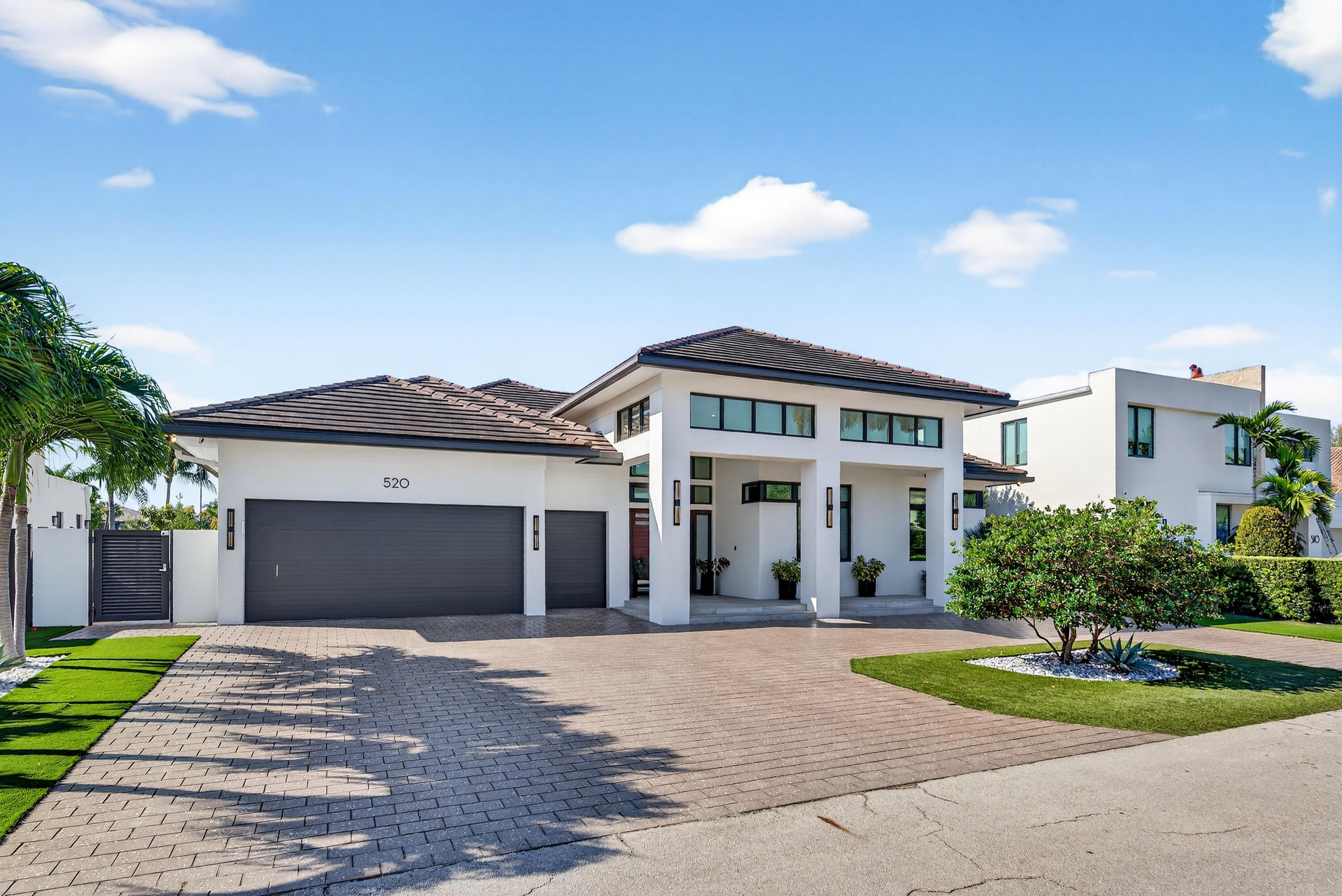 520 Golden Harbour Drive