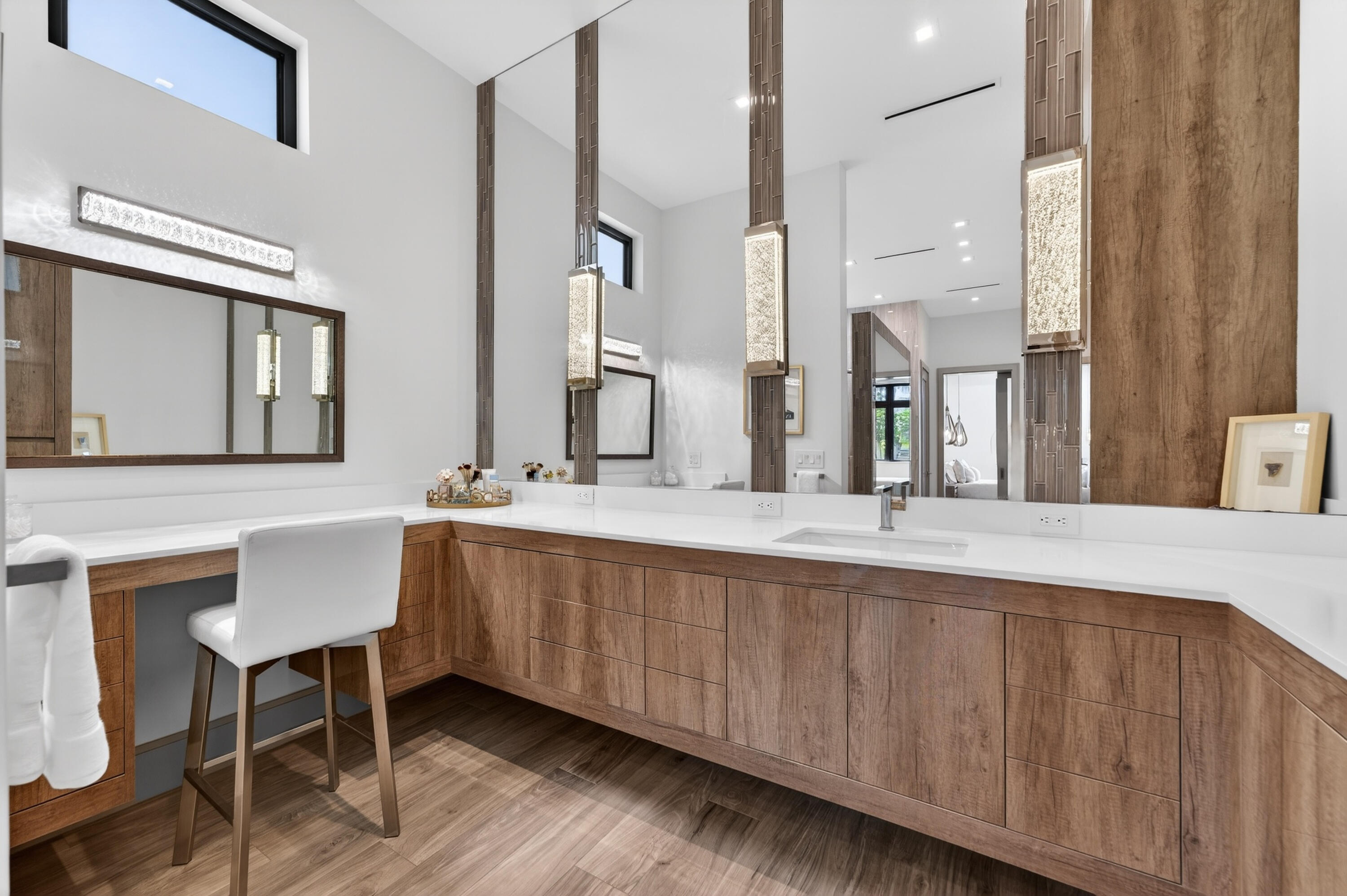 520 Golden Harbour Drive