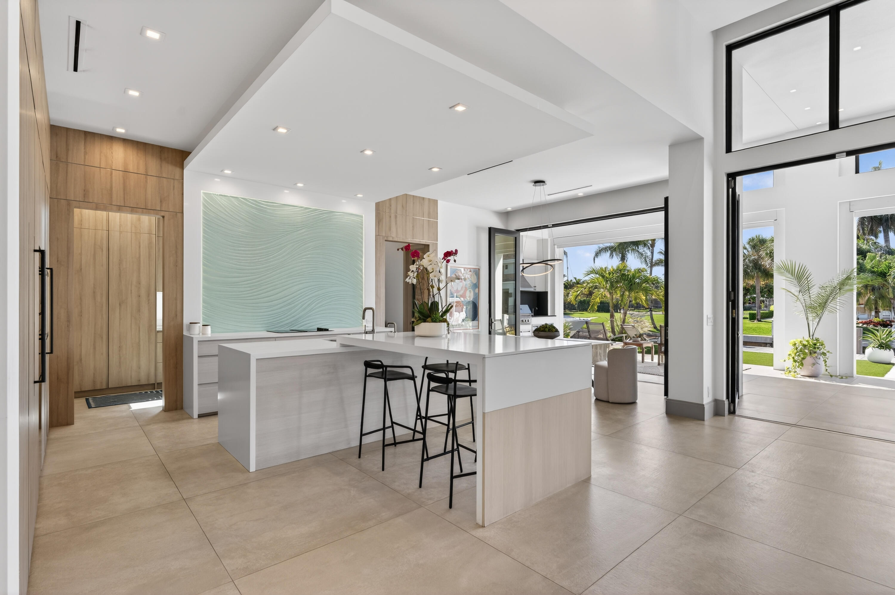 520 Golden Harbour Drive