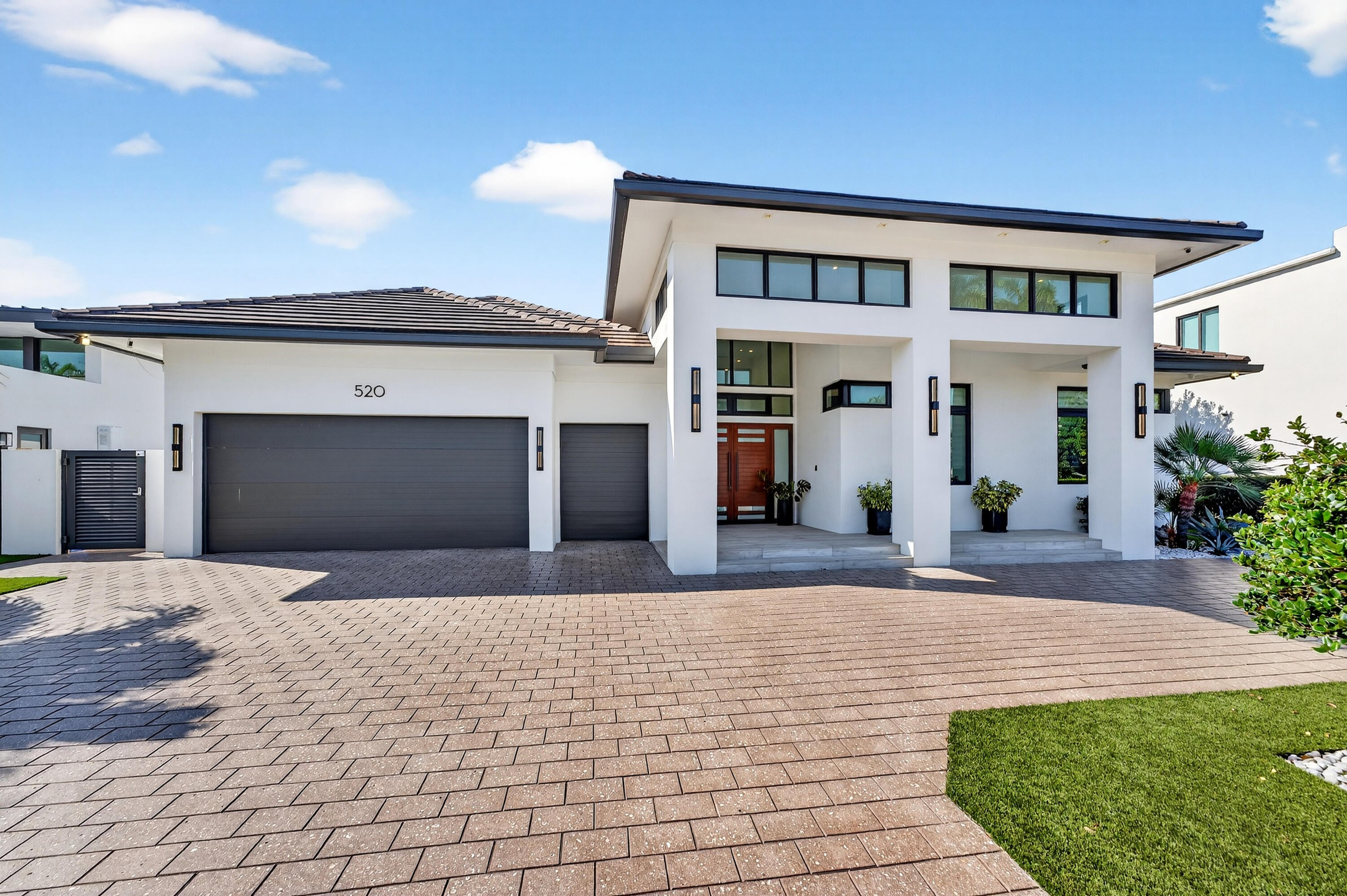 520 Golden Harbour Drive