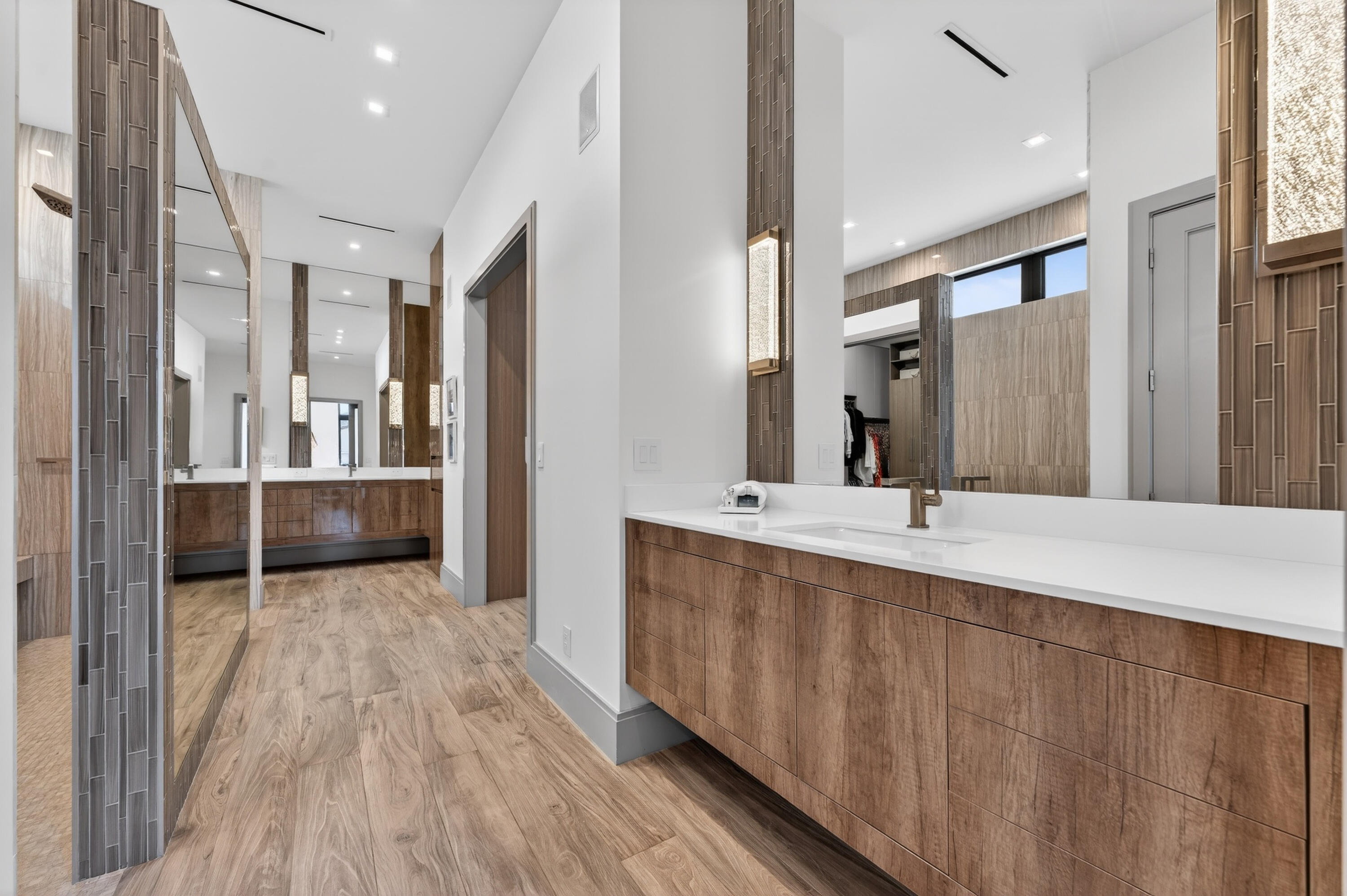 520 Golden Harbour Drive