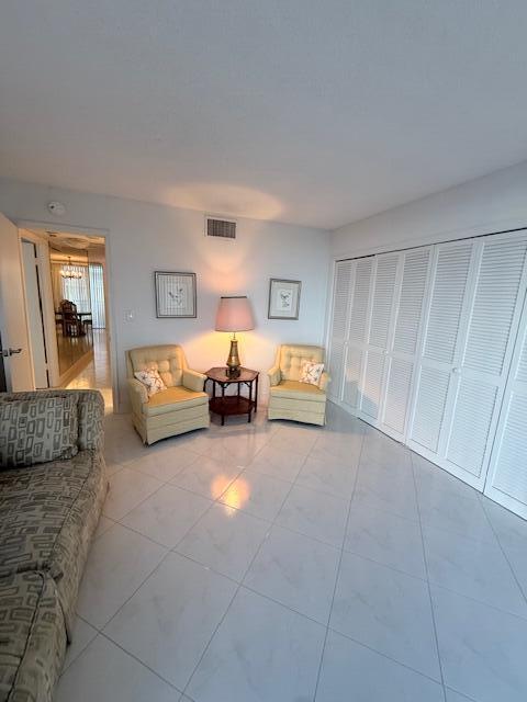 1180 S Ocean Boulevard 3e
