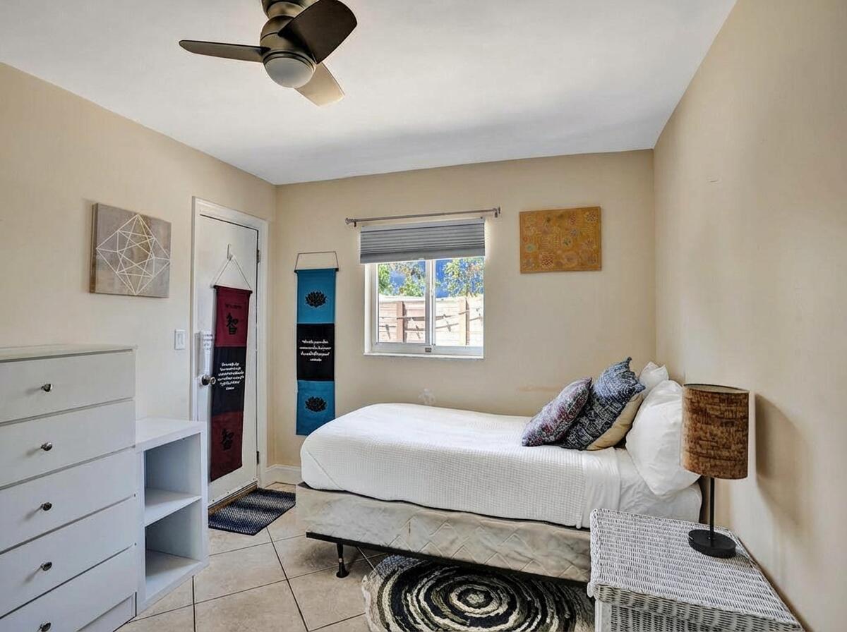 2099 NE 4th Court